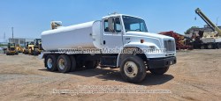 PipaParaAgua-Freightliner-Fl80-1701-15