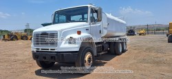 PipaParaAgua-Freightliner-Fl80-1701-16