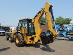 retroexcavadora-caterpillar-446D-serie0180-7